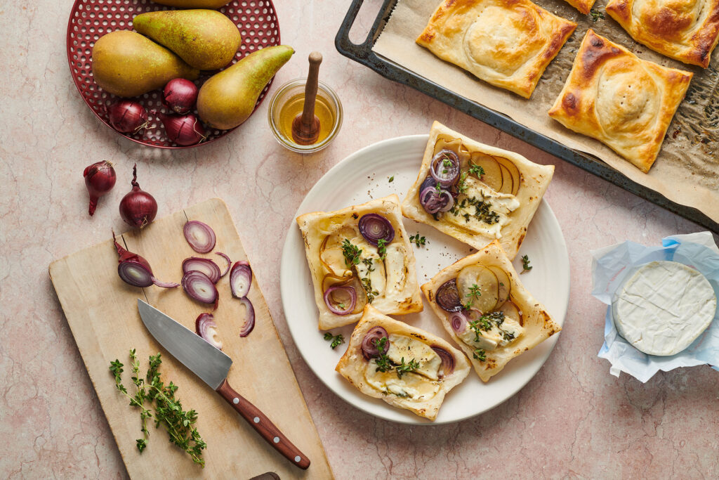 Rezept für Upside Down Pastries mit veganen Käsealternativen von Mondarella